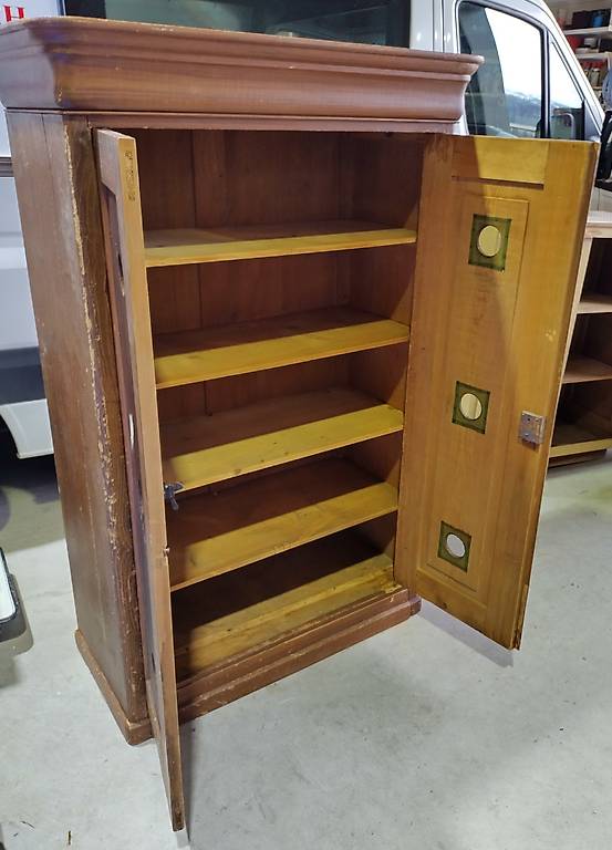 Antiker Fichten Massivhol Schrank Vorratsschrank mit Lüftung