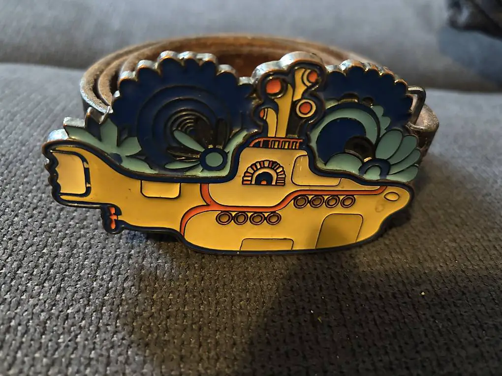 Beatles Gürtelschnalle und Ledergürtel