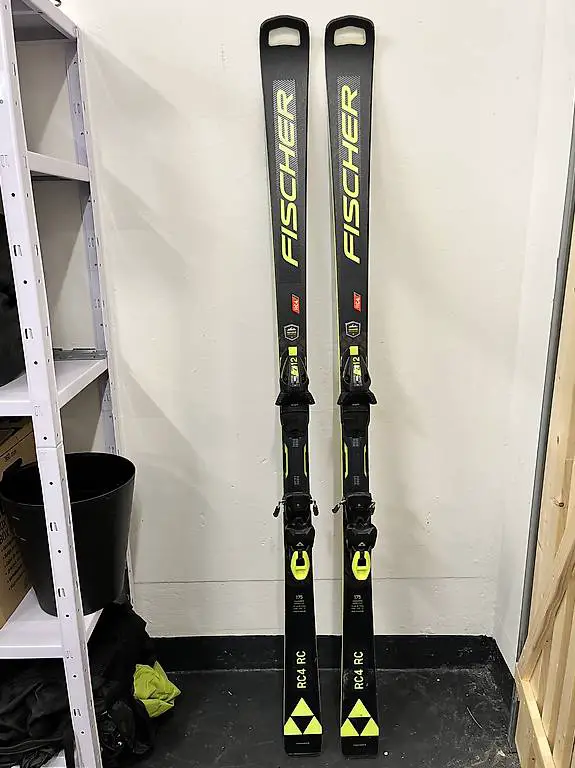 Fischer - RC4 Worldcup M-Track22/23Ski-Z12 Gripwalk