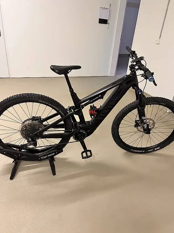 Canyon Neuron: ON Top E-MTB Neuwertig mit 1060km