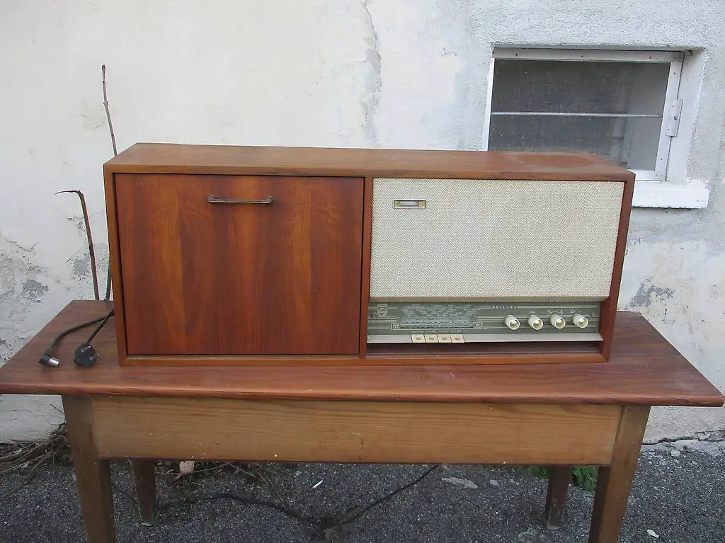 Vintage Radio-LP-Möbel Plattenspieler PHILIPS 60er Hammer