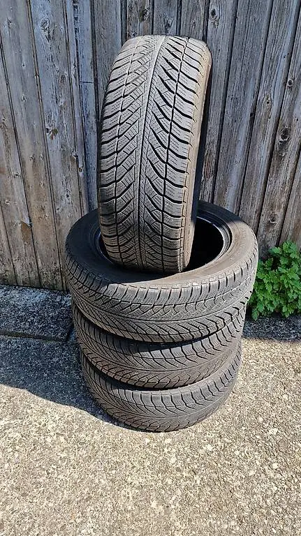 Goodyear Ultragrip 225 55 17