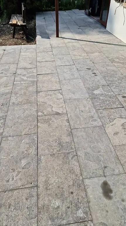 Naturstein Terrassen / Gartenplatten