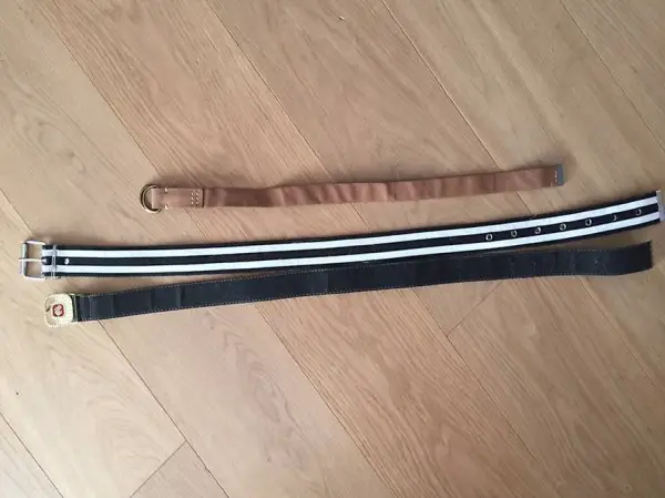 Diverse kinder Gürtel