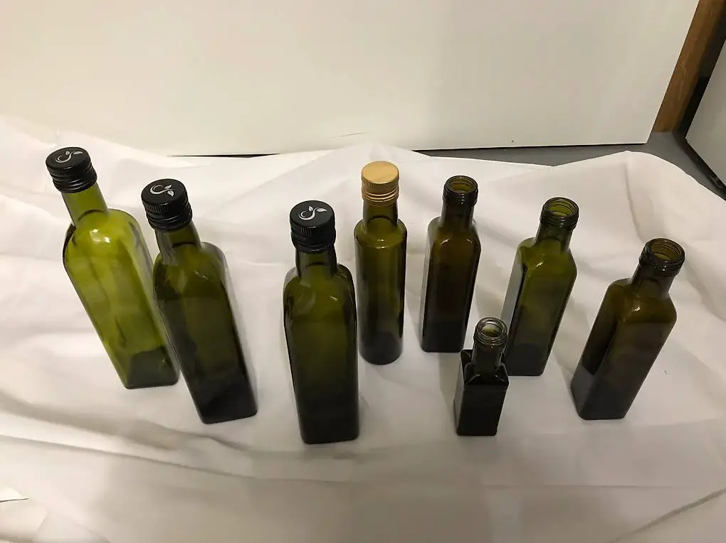 Flaschen nachfüllbar (besonders für Öl geeignet)