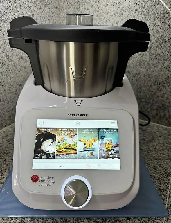 Monsieur cuisine con accessori come bimby