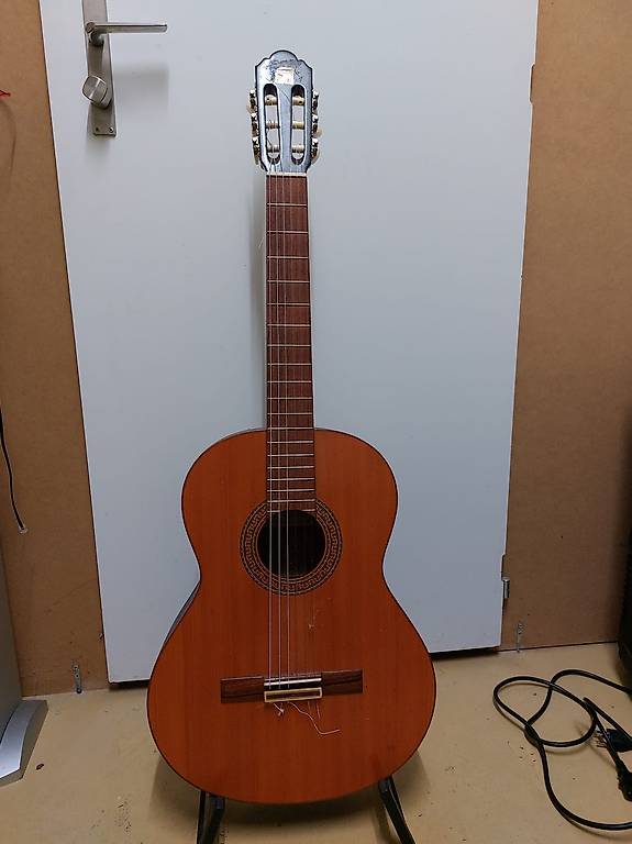 Gitarre Alhambra Tapa Maciza