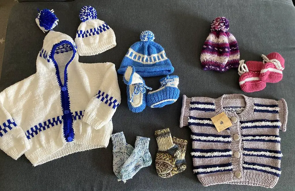 NEU Handmade Babysocken / Wolljäckli / Wollfinken