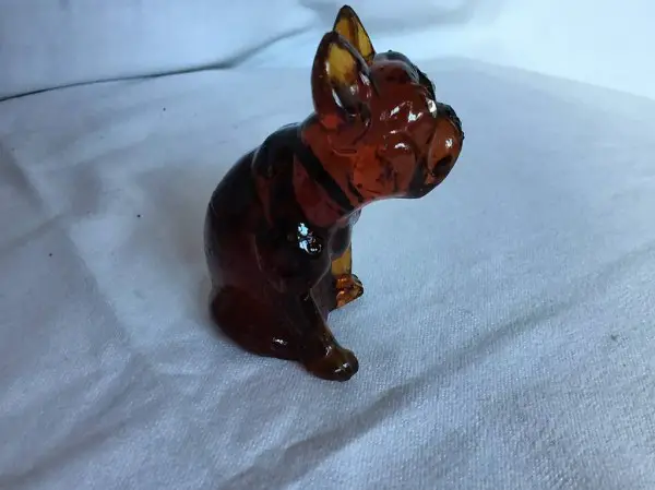  Antike Bulldogge aus Glas