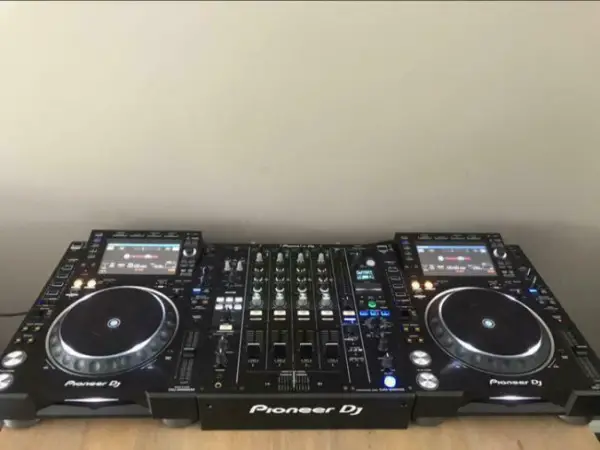2 cdj2000 nxs2 djm900 nexus2 dans sa caisse