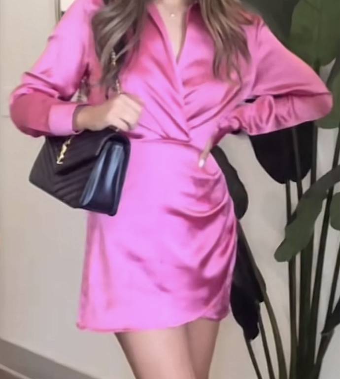 Kurzes Kleid in Satinoptik - pink (Zara)