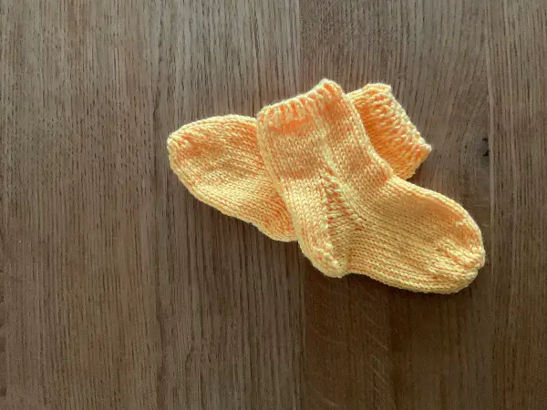 Handgestrickte Kindersocken Gr.22/23 Fusslänge 10cm