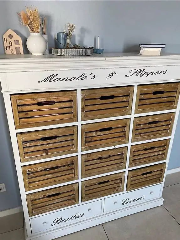 Holzkommode im Shabby Chic Look mit vielen Schubladen