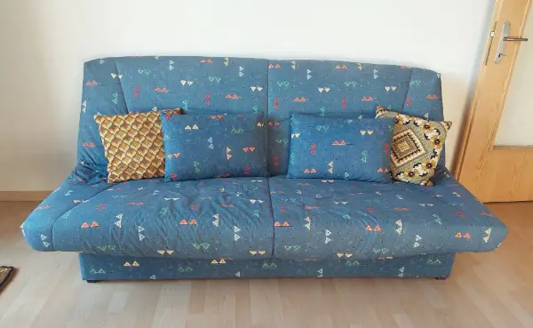 Sofa ausziehbar mit Liegefläche 190x130 cm und Bettzeugkasten
