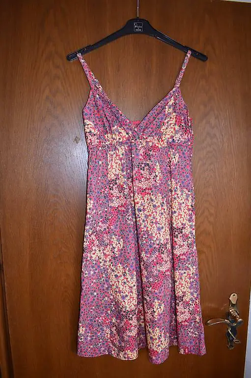 Hübsches Kleid in Gr. 34 von EDC / Neuwertig