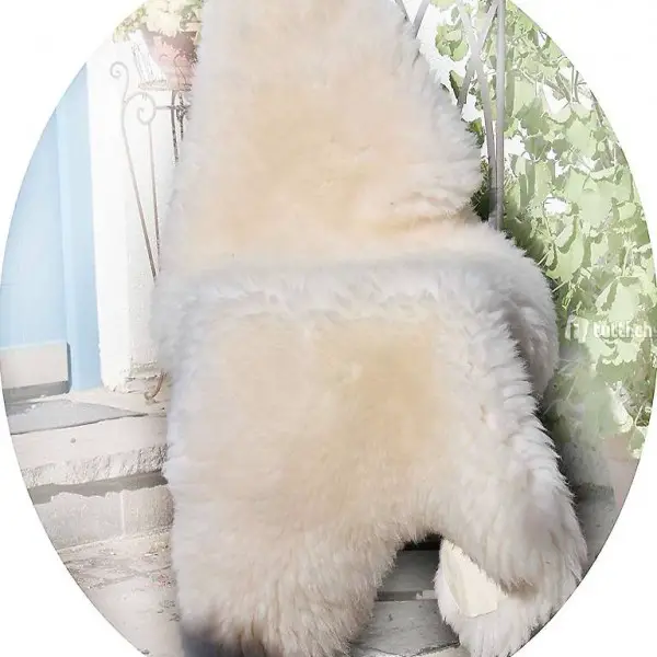  Schaffell Lammfell Weiss Merinoschaf gross