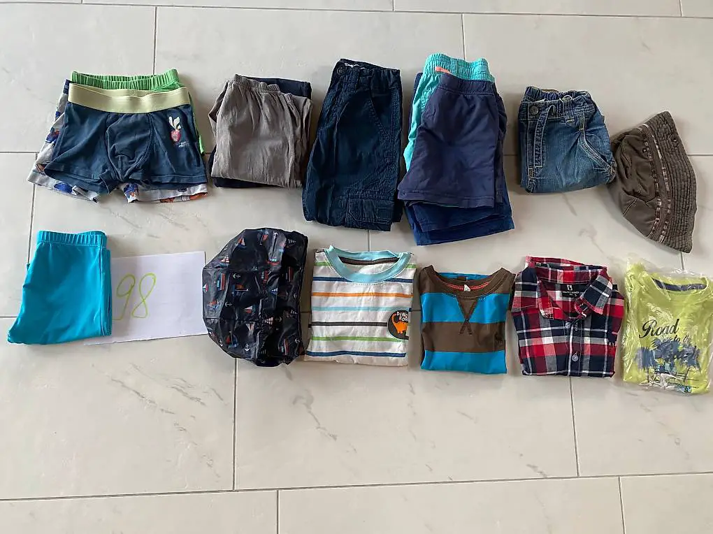 Kleiderpaket in Grösse 98