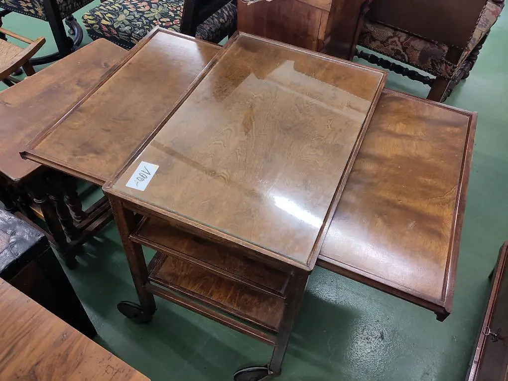 Antiker Servierwagen ausfahrbar