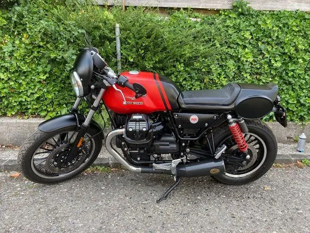 moto guzzi v9 roamer