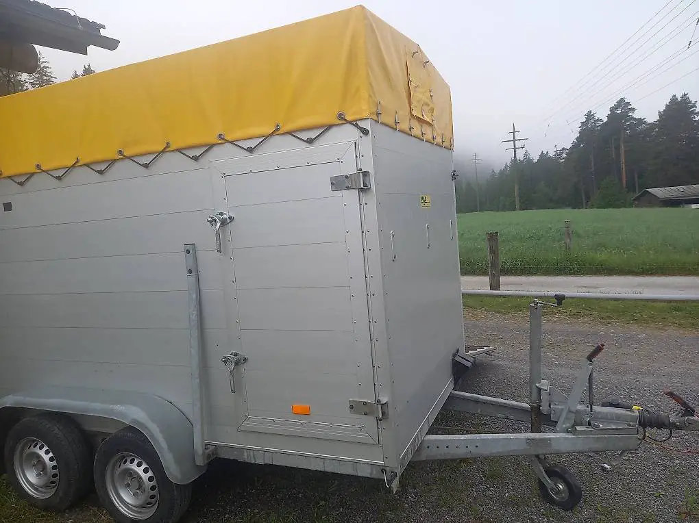 Viehanhänger zu verkaufen