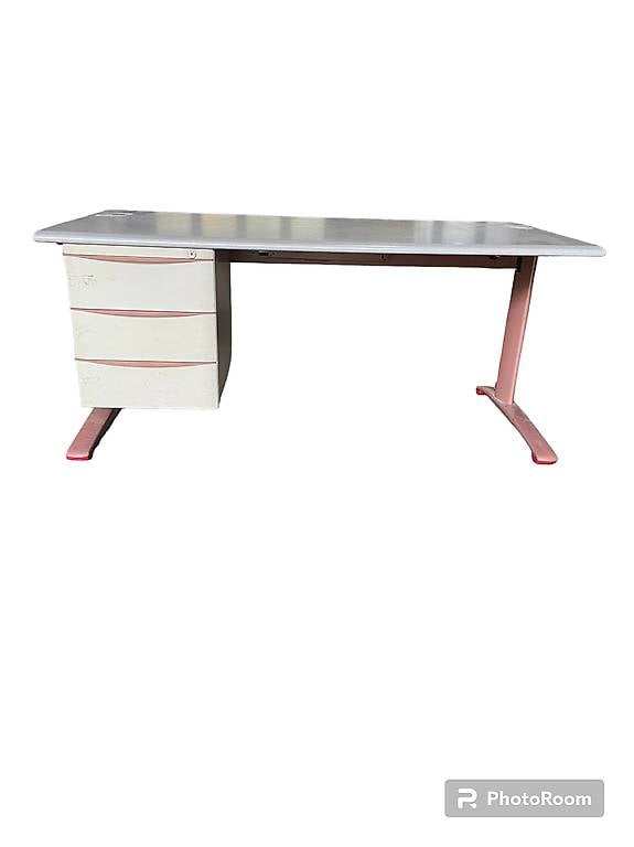Rosa-weisser Tisch mit Schublade - gebraucht