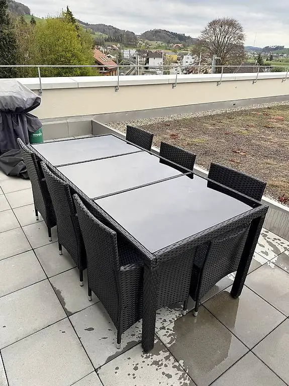 Rattantisch mit 6 Stühlen zu verkaufen