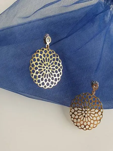 A vendre cr. oreilles gold filled 14 crts estampe rosaceA925