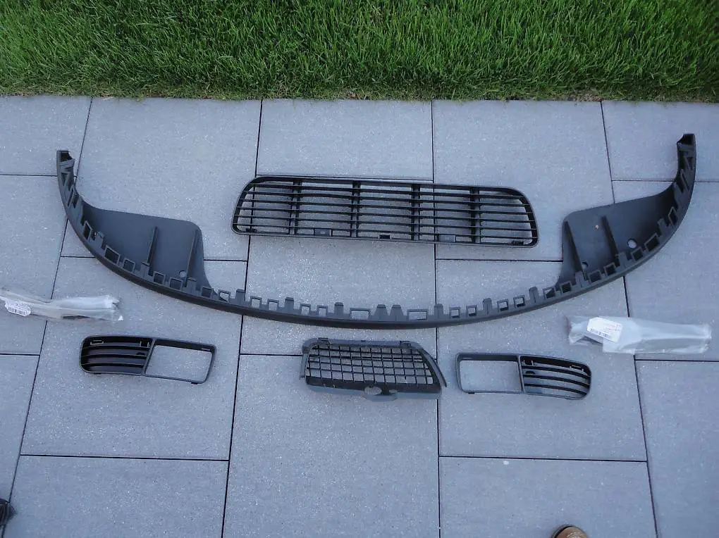 VW Polo 6NO-853-666-O1C Front Kunststoff Teile NEU Oldtimer