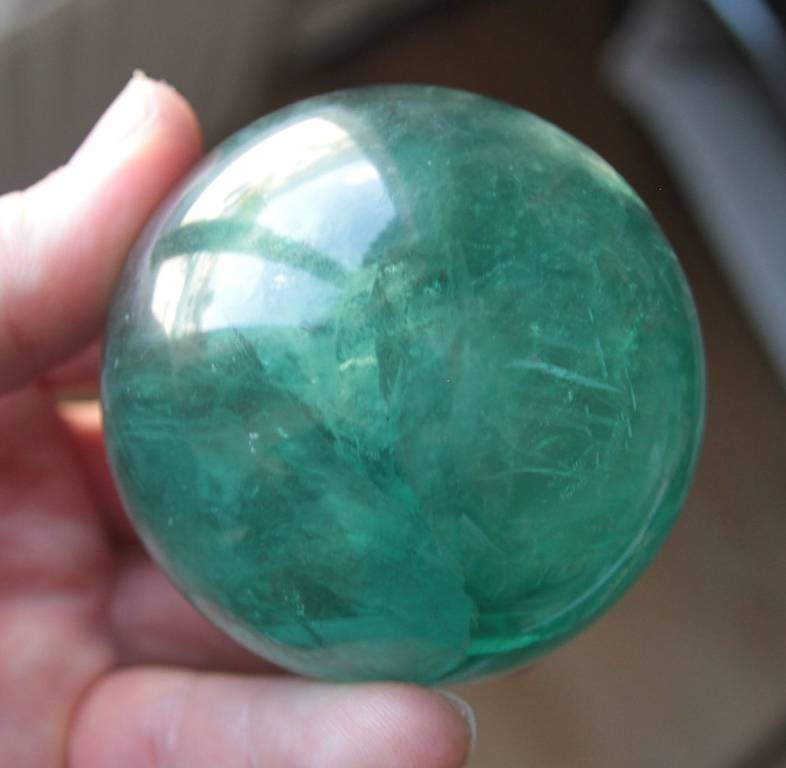 NEU: Fluorit Edelstein Ball grün Edelstein Kugel 560 Gramm