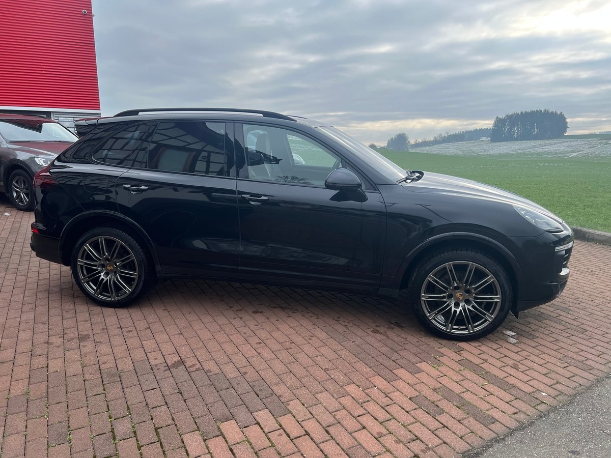 PORSCHE Cayenne Diesel Platinum Edition