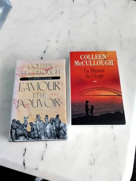  Livres de la romancière Collen Mc Cullough