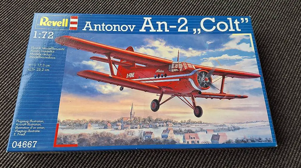 Revell Modellbausatz Antonov An-2