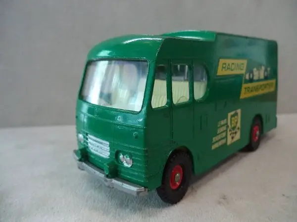 MATCHBOX KING SIZE N°K-5 Racing Transporter