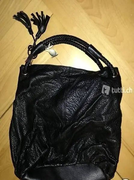 Riesige schwarze Handtasche