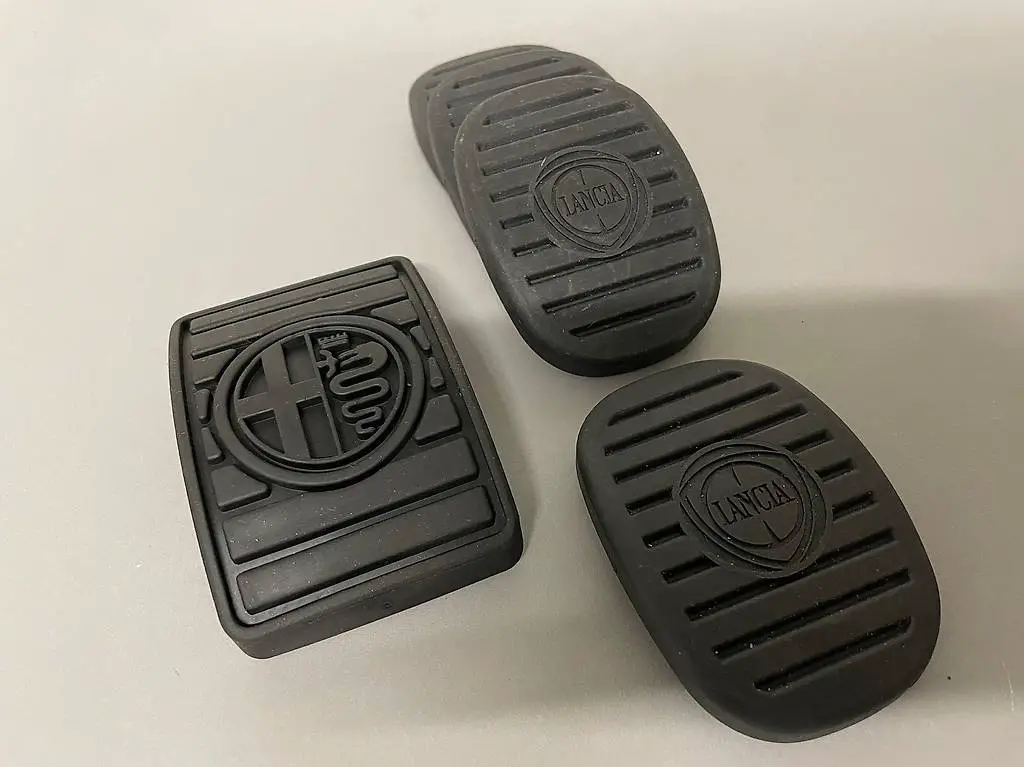 Alfa Romeo - Pedalgummi