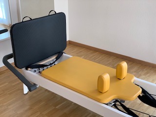 Pilates Reformer Farbe Golden Corn