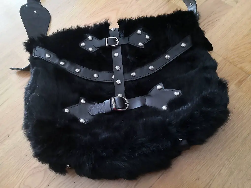 Alte Echtfell- Umhängetasche