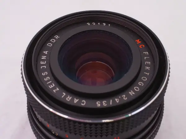 Carl Zeiss Jena Flektogon MC rot 35mm 2.4 M42