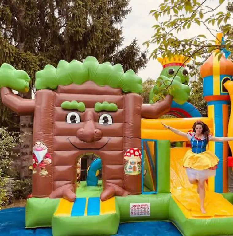 Hüpfburg Märchenwald