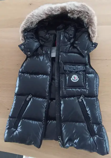 Moncler Daunenweste mit abnehmbarer Kapuze - Grösse 34