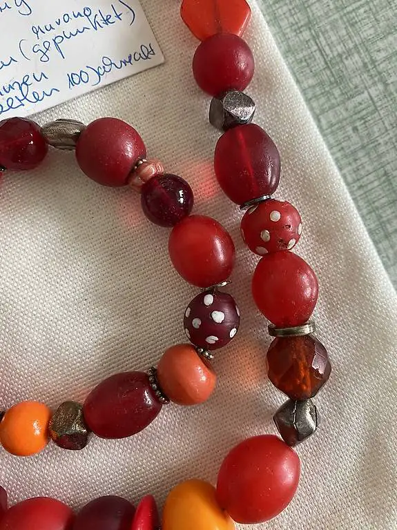 Ketten aus Glasperlen und Silber