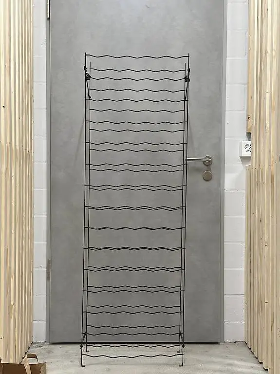 Weinregal aus Metall