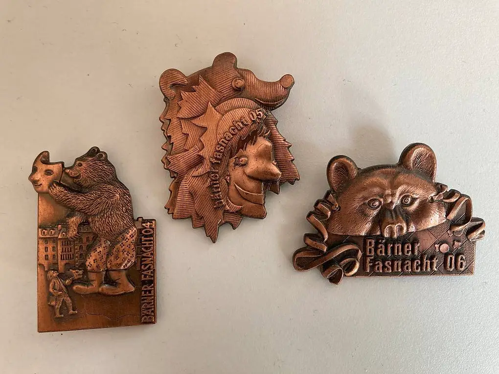 Berner Fasnacht Plaketten Abzeichen 2004, 2005, 2006