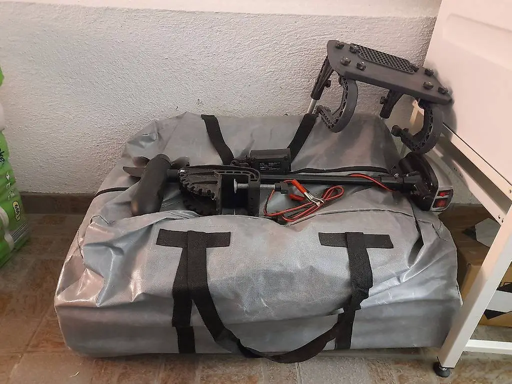 Schlauchboot Intex Mariner 4 & Elektromotor, Batterie, Pumpe