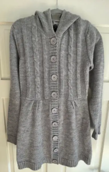 Strickjacke mit Kapuze, Grösse M