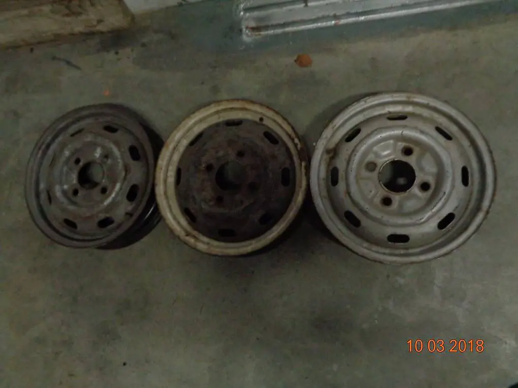 3 Vier Loch Felgen VW Käfer 1968