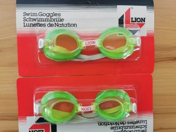 2 NEUE Schwimmbrillen, OVP, justierbar