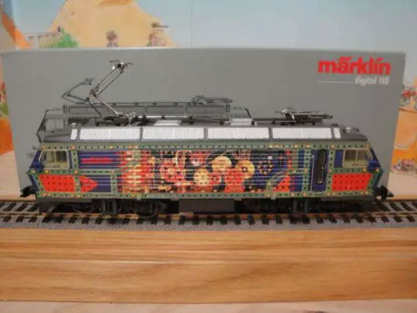 Locomotive Märklin digital 37302