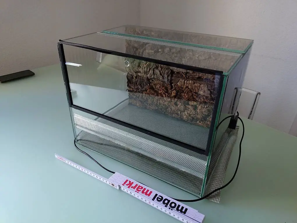 Terrarium 40x30x30 Falltür mit Heizmatte seitlich