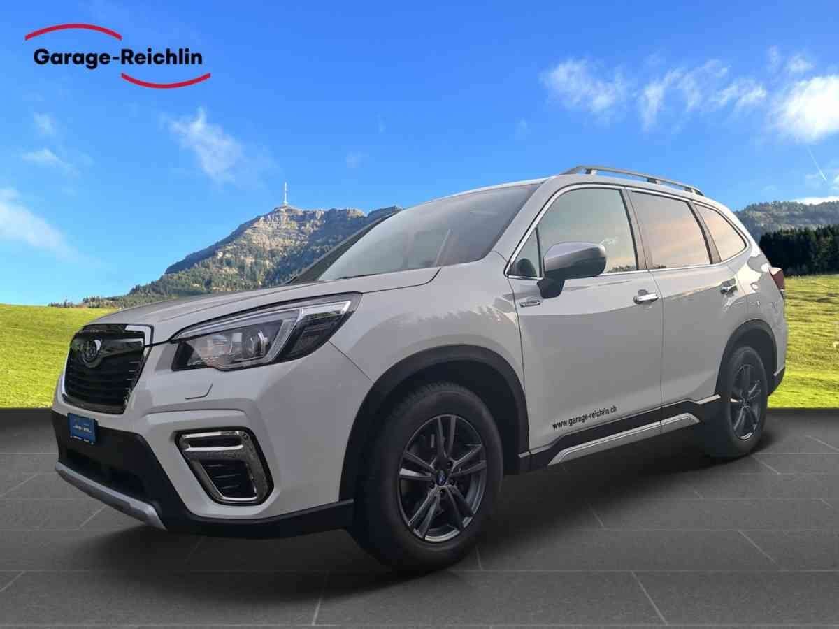 SUBARU Forester 2.0i e-Boxer Luxury Lineartronic